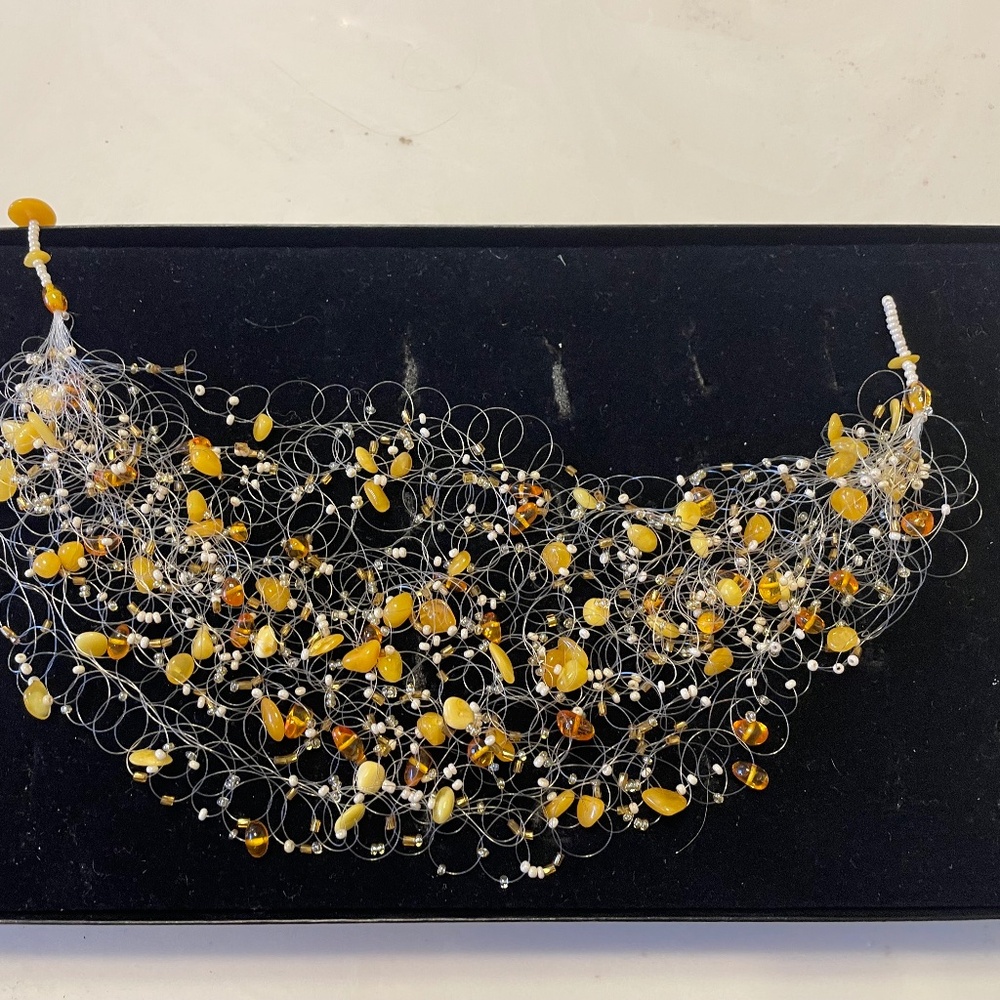 VINTAGE AMBER FLOATING NECKLACE , NWOT - Picture 4 of 6